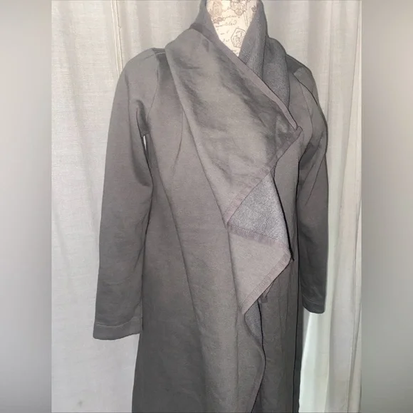UGG Janni Fleece Wrap Gray Blanket Cardigan Cozy Outerwear Jacket Women’s M